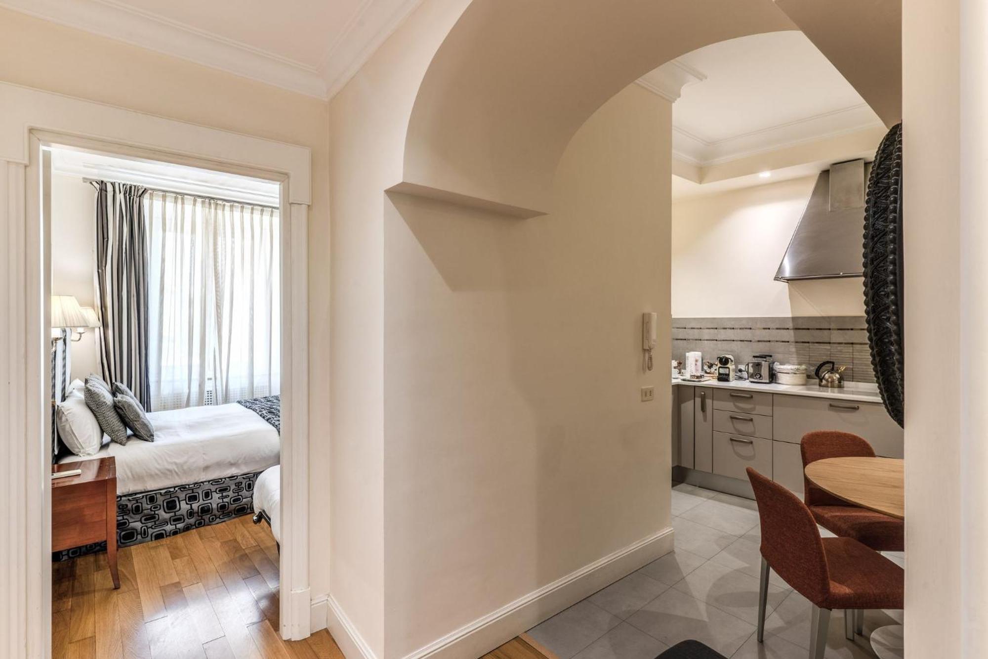 Via Napoli Apartments ローマ エクステリア 写真