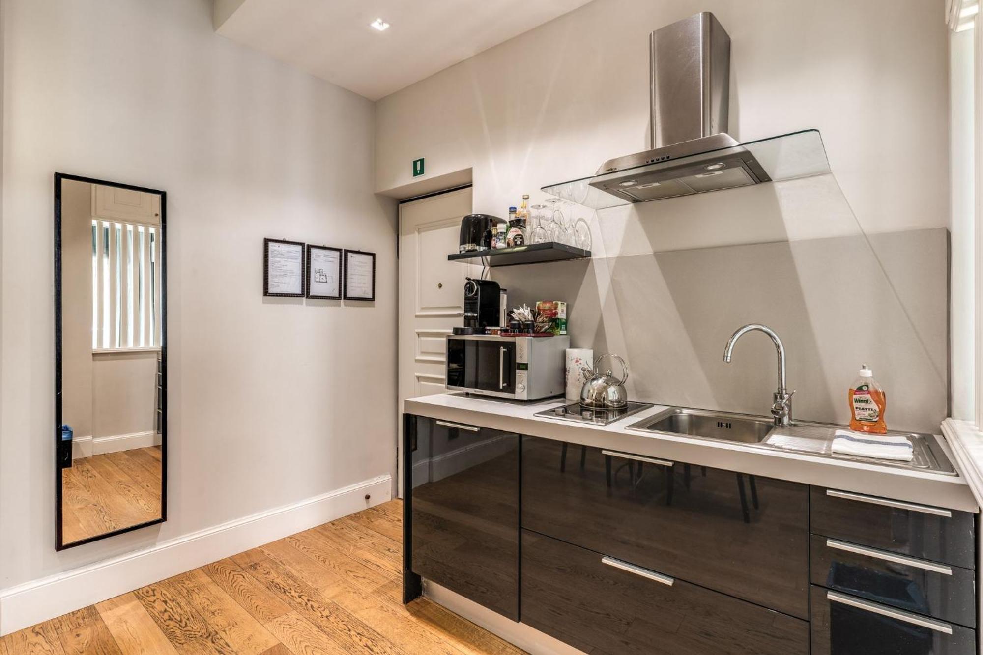 Via Napoli Apartments ローマ エクステリア 写真